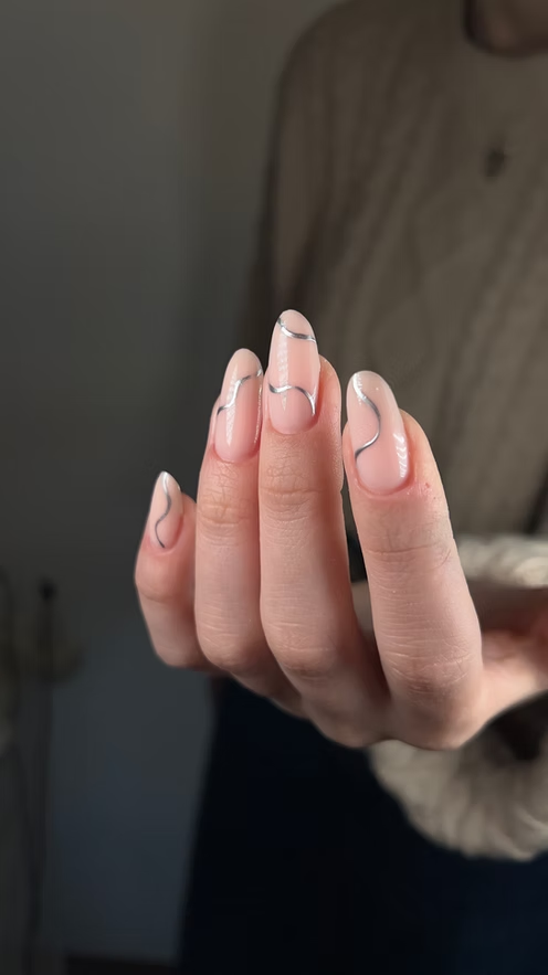 Elegant Nude Manicure Elegante Nude Maniküre - Natürliches Nageldesign bei FALYN Innsbruck